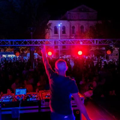 Pure Revival, le concept du collectif Jurassic DJ autour des hits des années 80, 90 et 2000